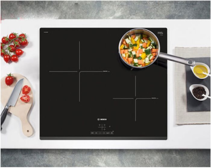 Bếp từ PUJ631BB2E thiết kế sang trọng, tính năng thông minh