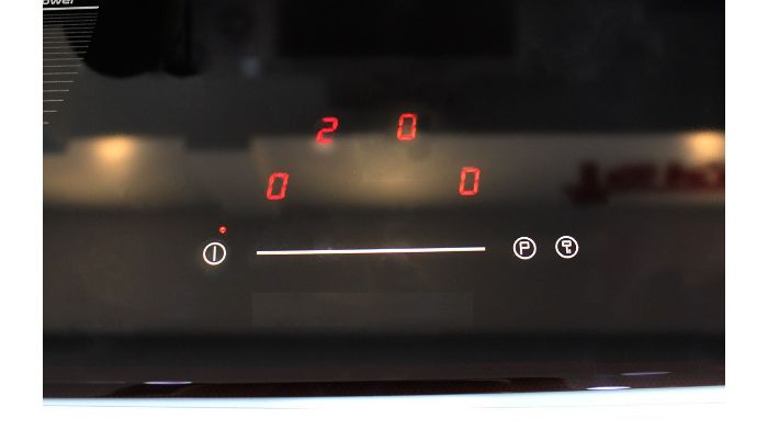 Bảng điều khiển của bếp từ Cata ISB 603 BK