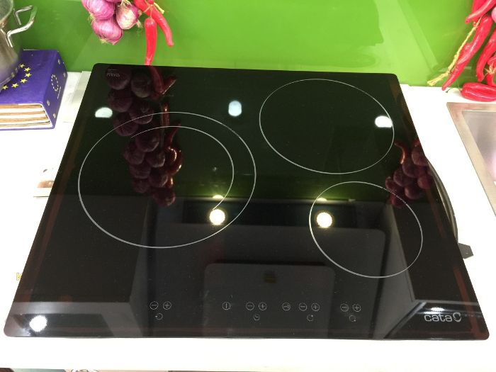 Bếp từ Cata IB 6203 BK thiết kế 3 vùng nấu cảm ứng từ