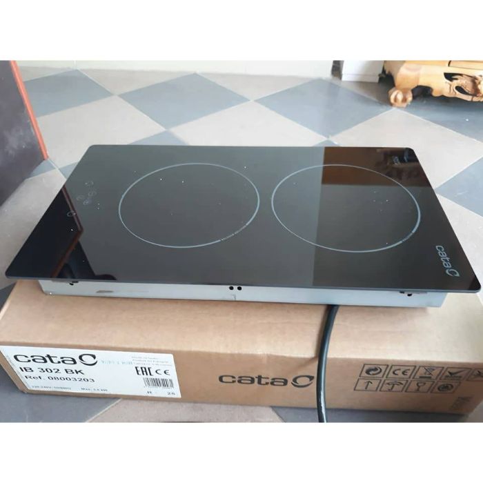 Hình ảnh thực tế của bếp từ Cata IB 302 BK