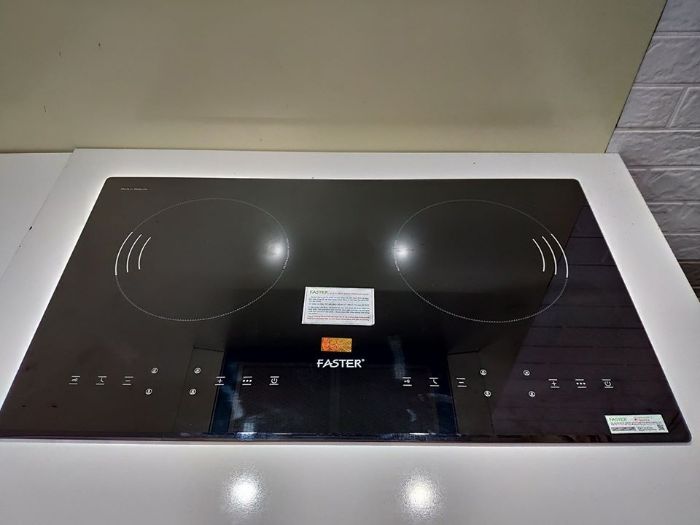 Bếp từ Faster 688I tích hợp hai vùng nấu hiệu quả 
