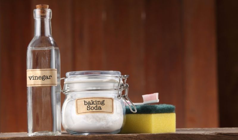 Vệ sinh bằng hỗn hợp baking soda